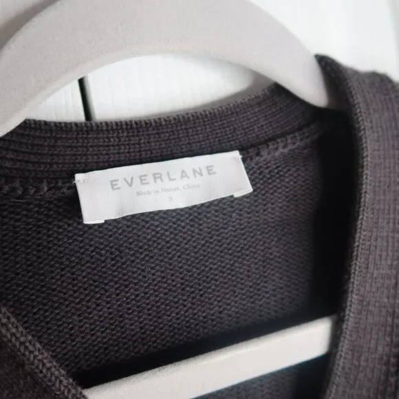 Everlane Black V-Neck Knit Crop 100% Cotton Cardigan Sweater Women's Size Small - Picture 2 of 6